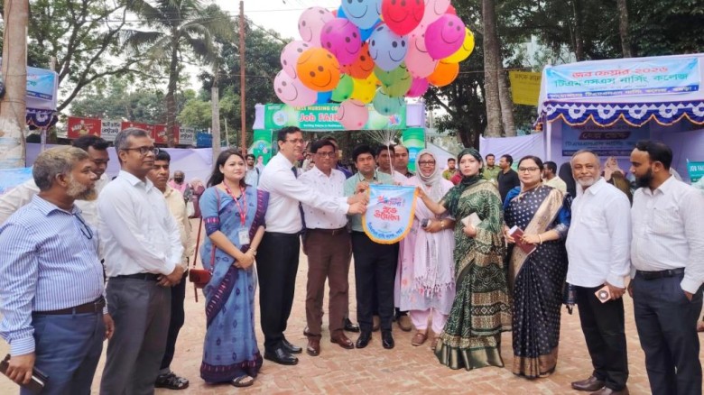 বগুড়ায় নার্স ও মিডওয়াইফারিদের কর্মসংস্থানের লক্ষ্যে ব্যতিক্রমী চাকুরি মেলা অনুষ্ঠিত...