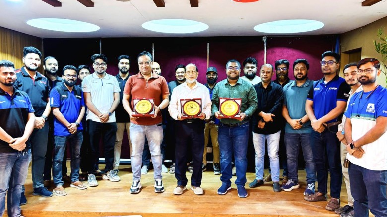 বিশ্ব মুক্ত গণমাধ্যম দিবসে বগুড়ায় ৩ সাংবাদিককে ওয়াইআরসি'র সম 