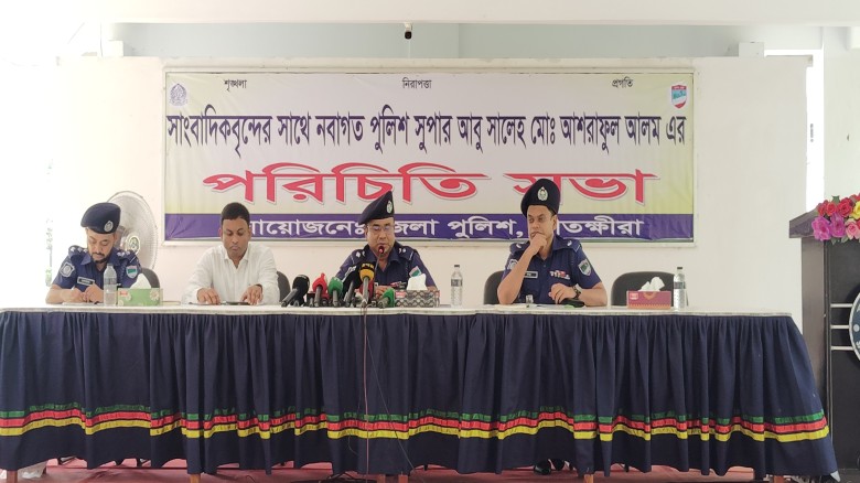 সাতক্ষীরার নবাগত পুলিশ সুপারের সাথে সাংবাদিক বৃন্দের পরিচিতি
