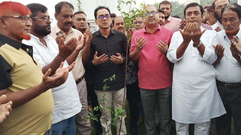 বেনাপোলে পৌর বিএনপির উদ্যোগে বৃক্ষরোপণ কর্মসূচি পালিত
